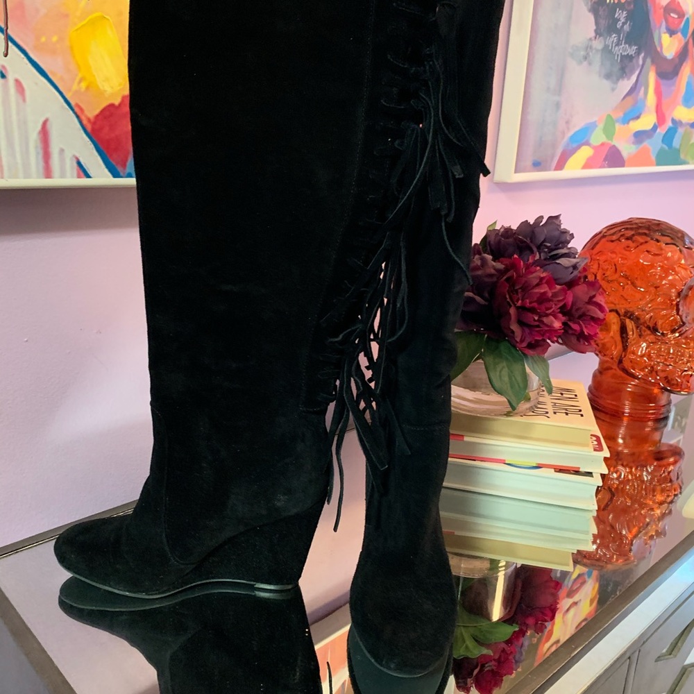Wedge tassel knee high